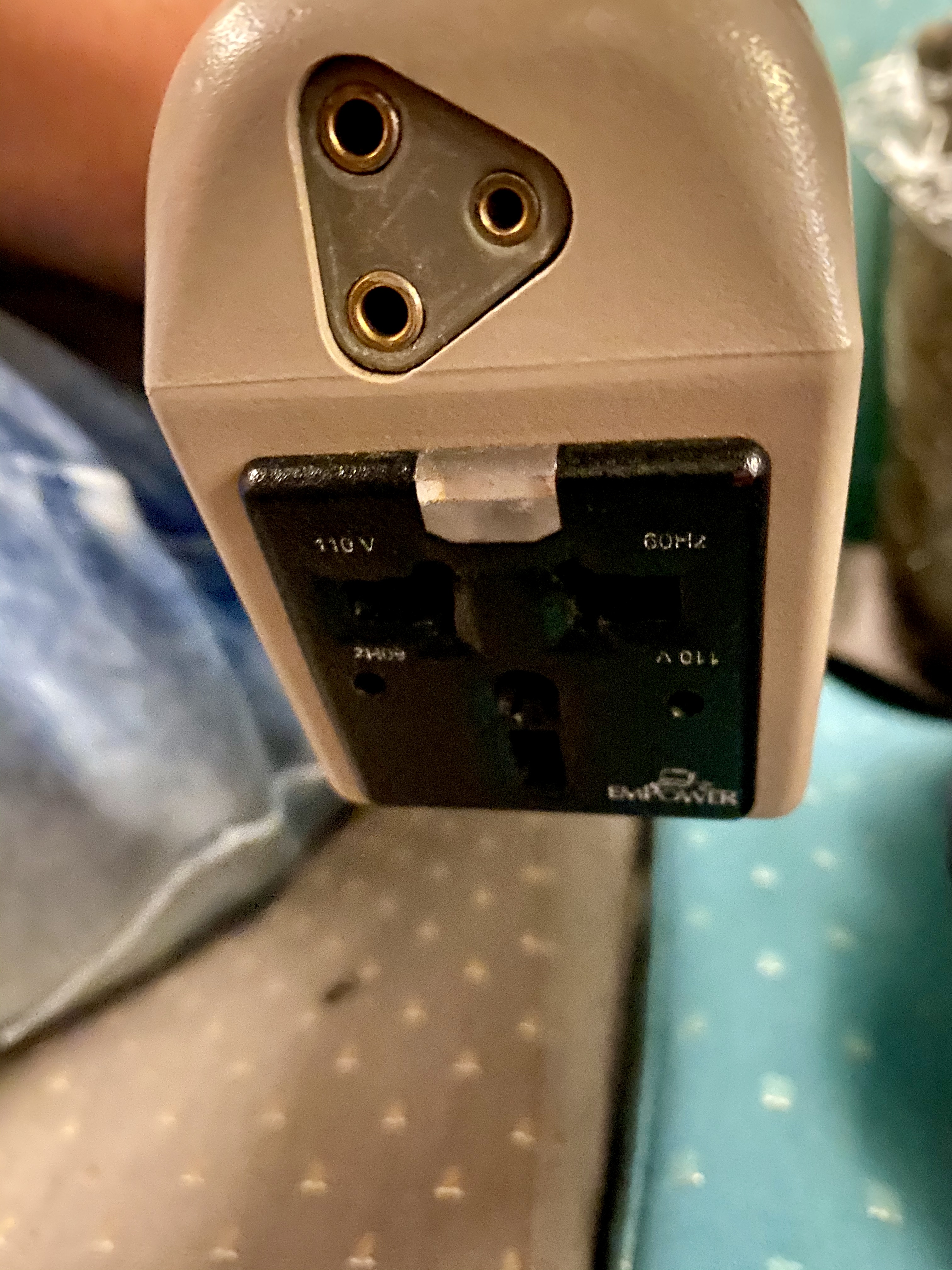 19653354-8134-4A2C-99EC-076546B34CCB_1_201_a