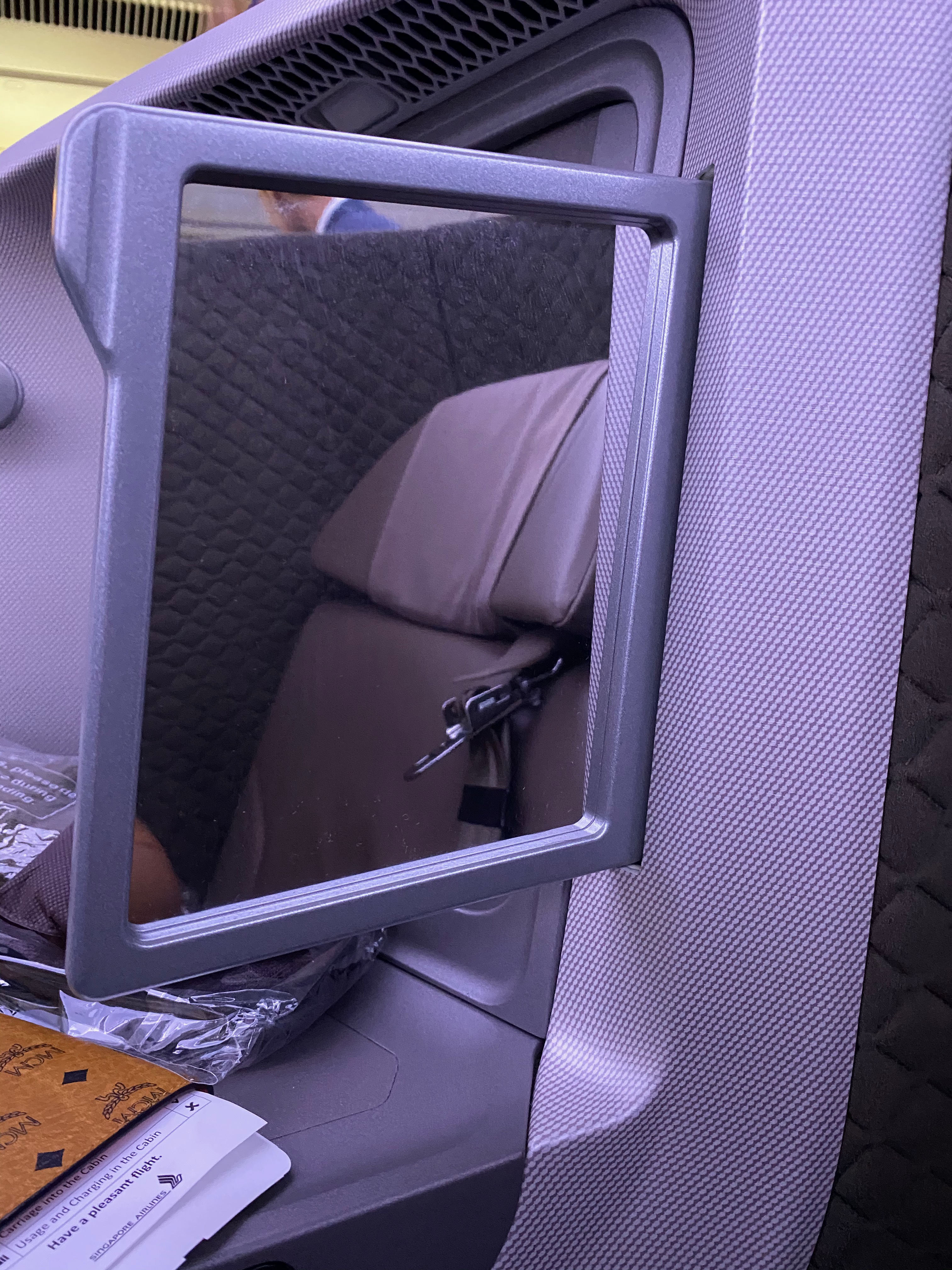 5C1A3745-3AA4-44EE-B1D3-52C304EF6EC0