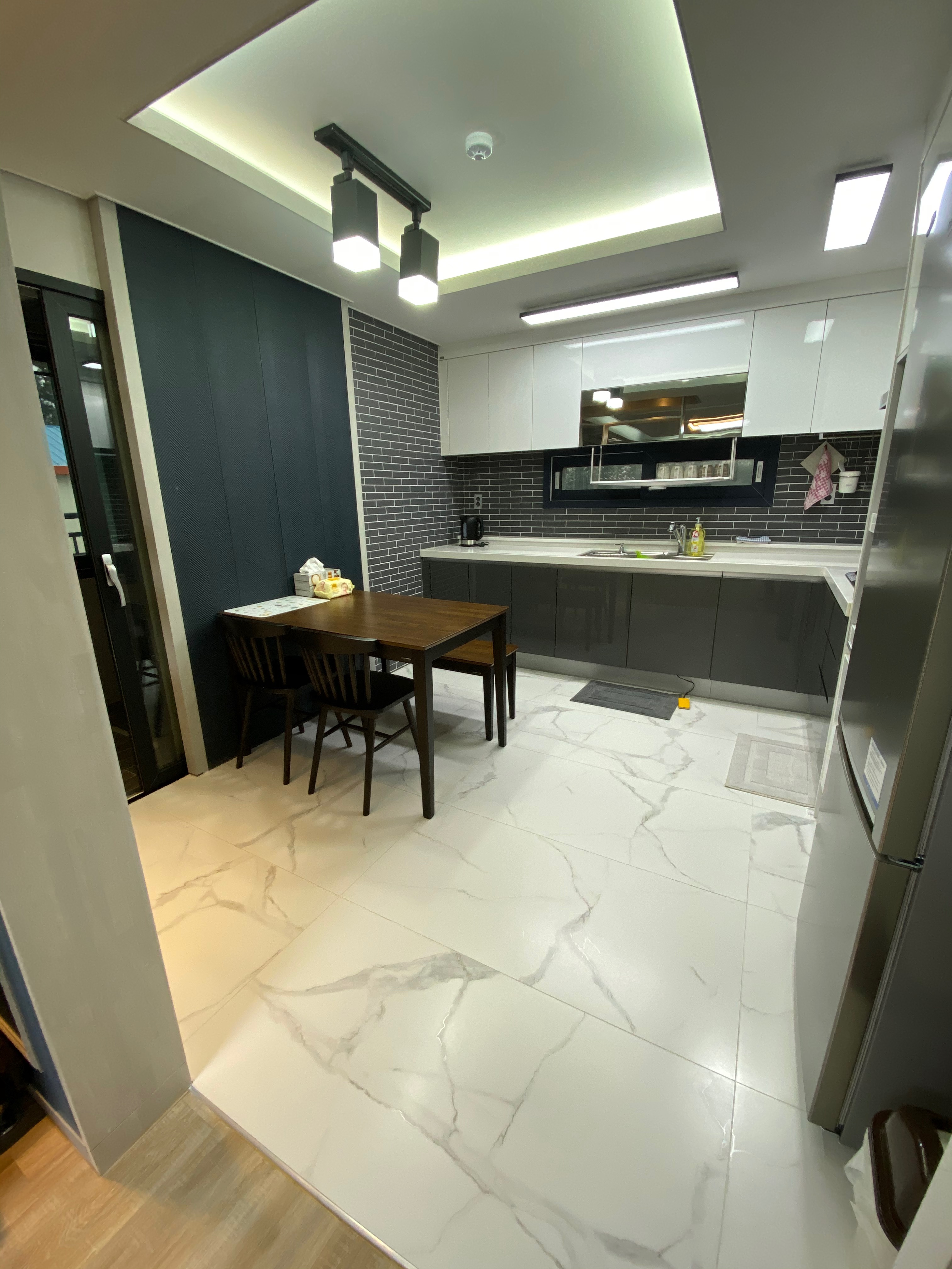 5E36BC6C-F352-45FA-95CB-13F30B1032F0