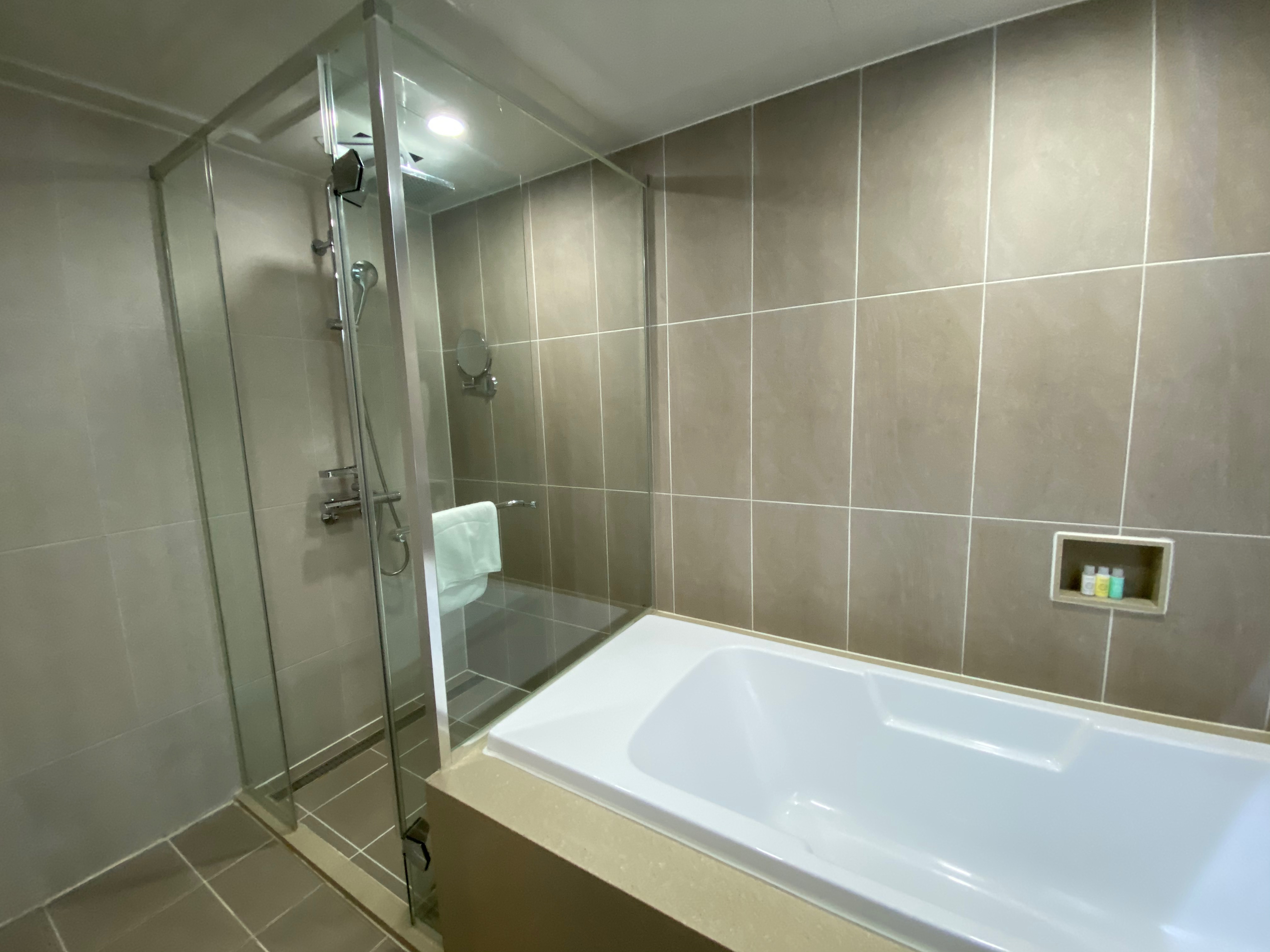 68C1FF97-ECD2-47D6-BFC7-299E88321FC1