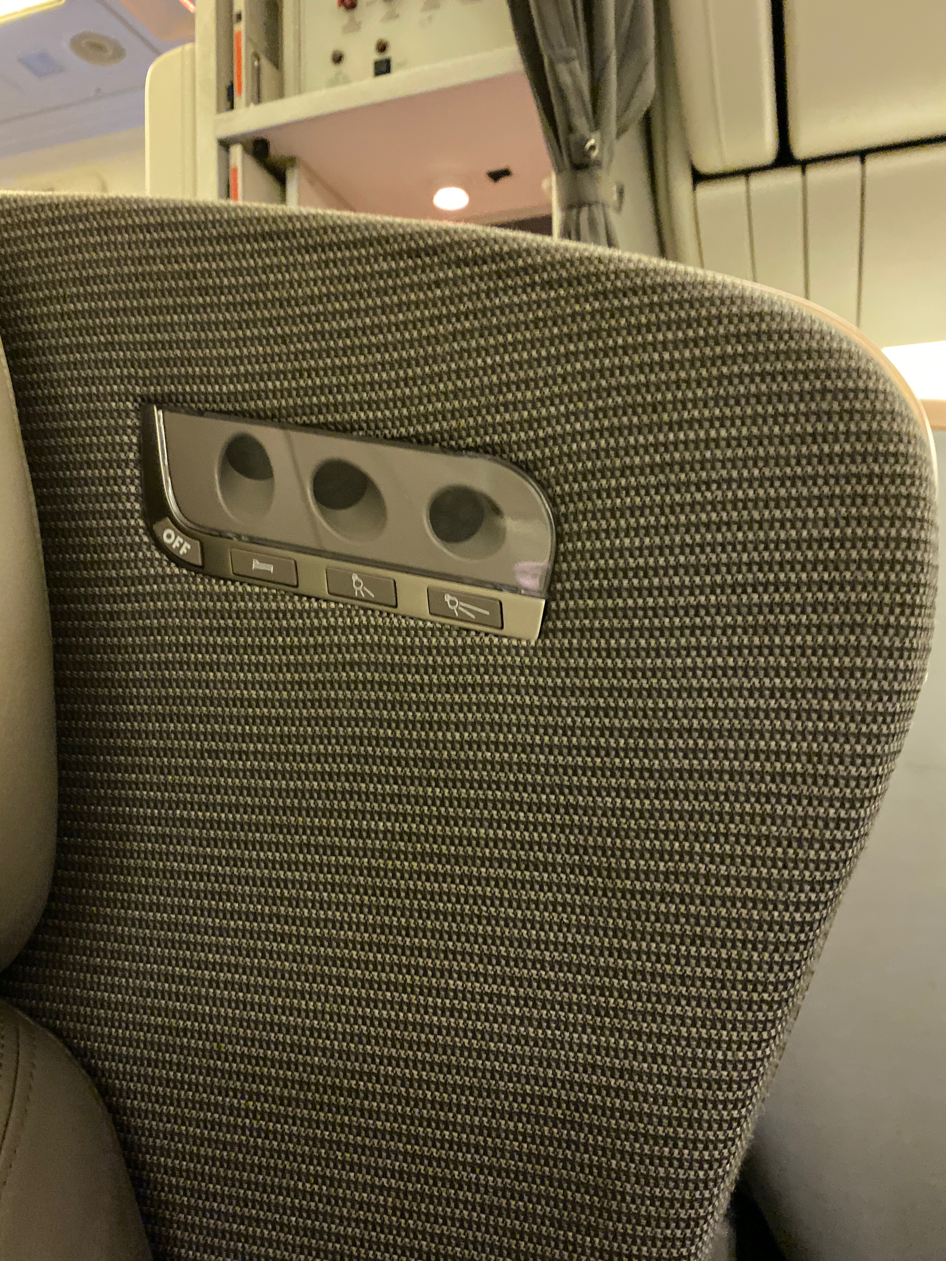 75989757-6EE1-4406-B1E0-37102E15A07C