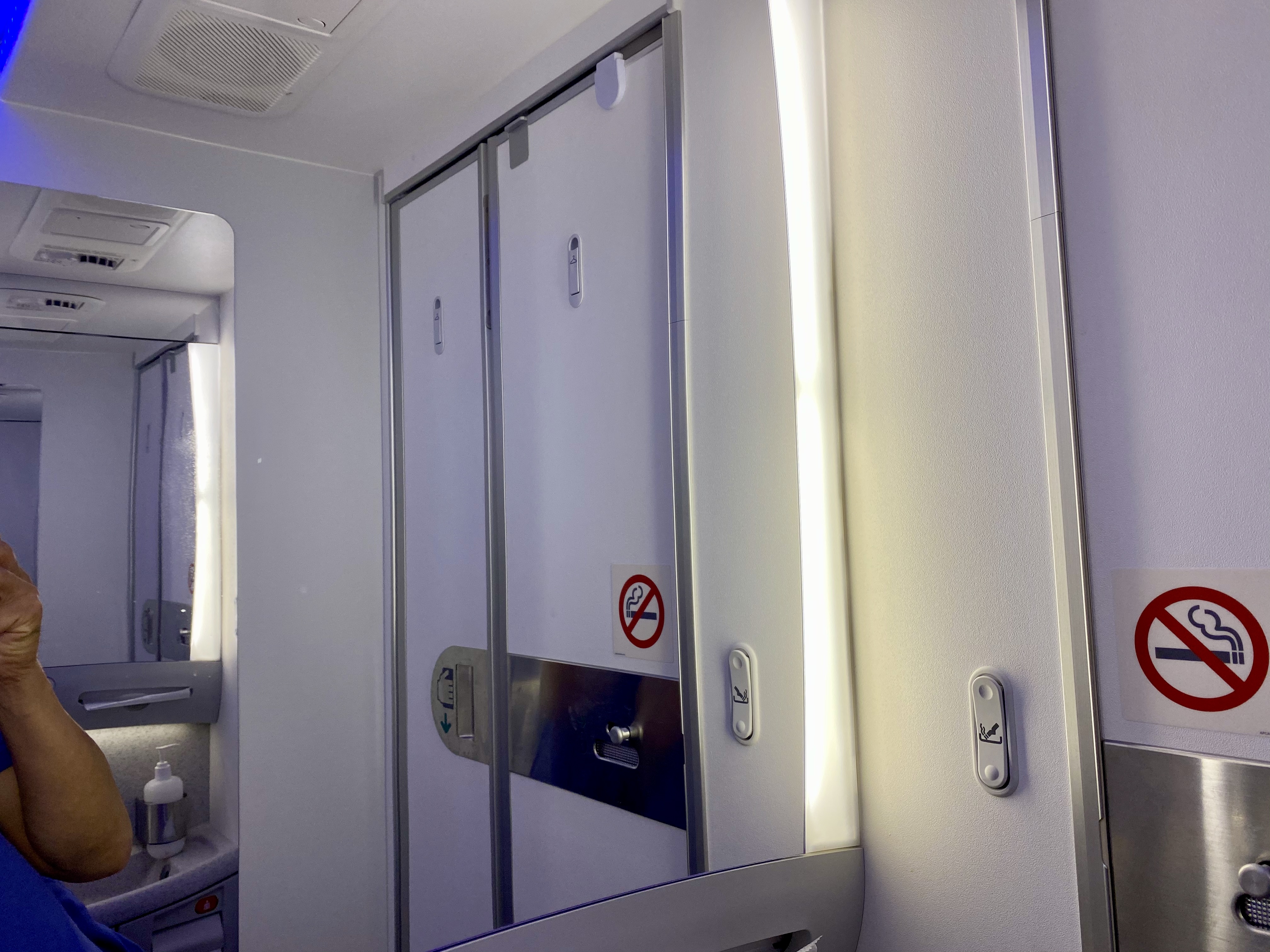 7DAF158F-D043-4A7E-94E2-6F98E16318DD_1_201_a