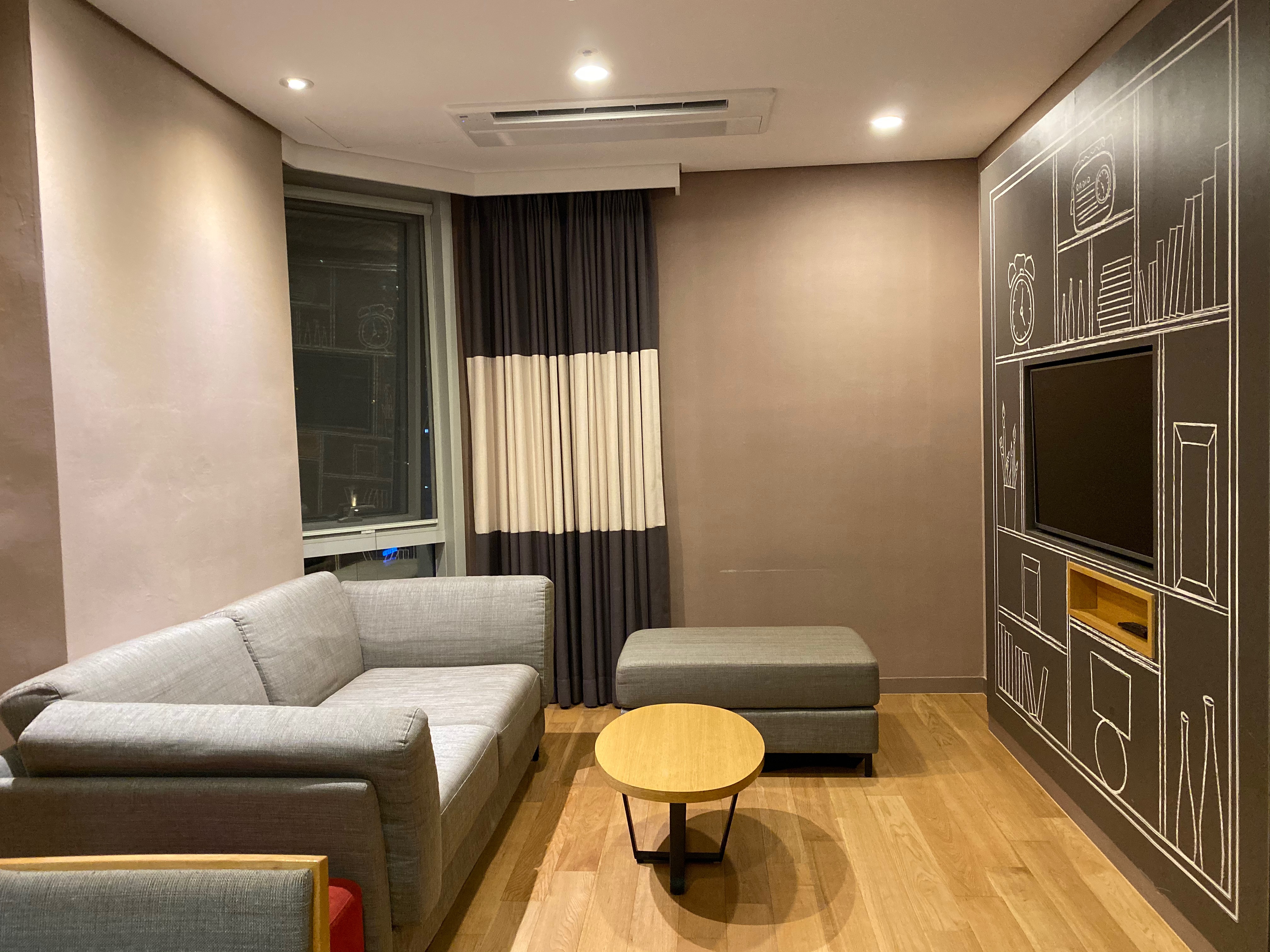 96086B42-E05D-42E8-944F-9033CFB1CE3E