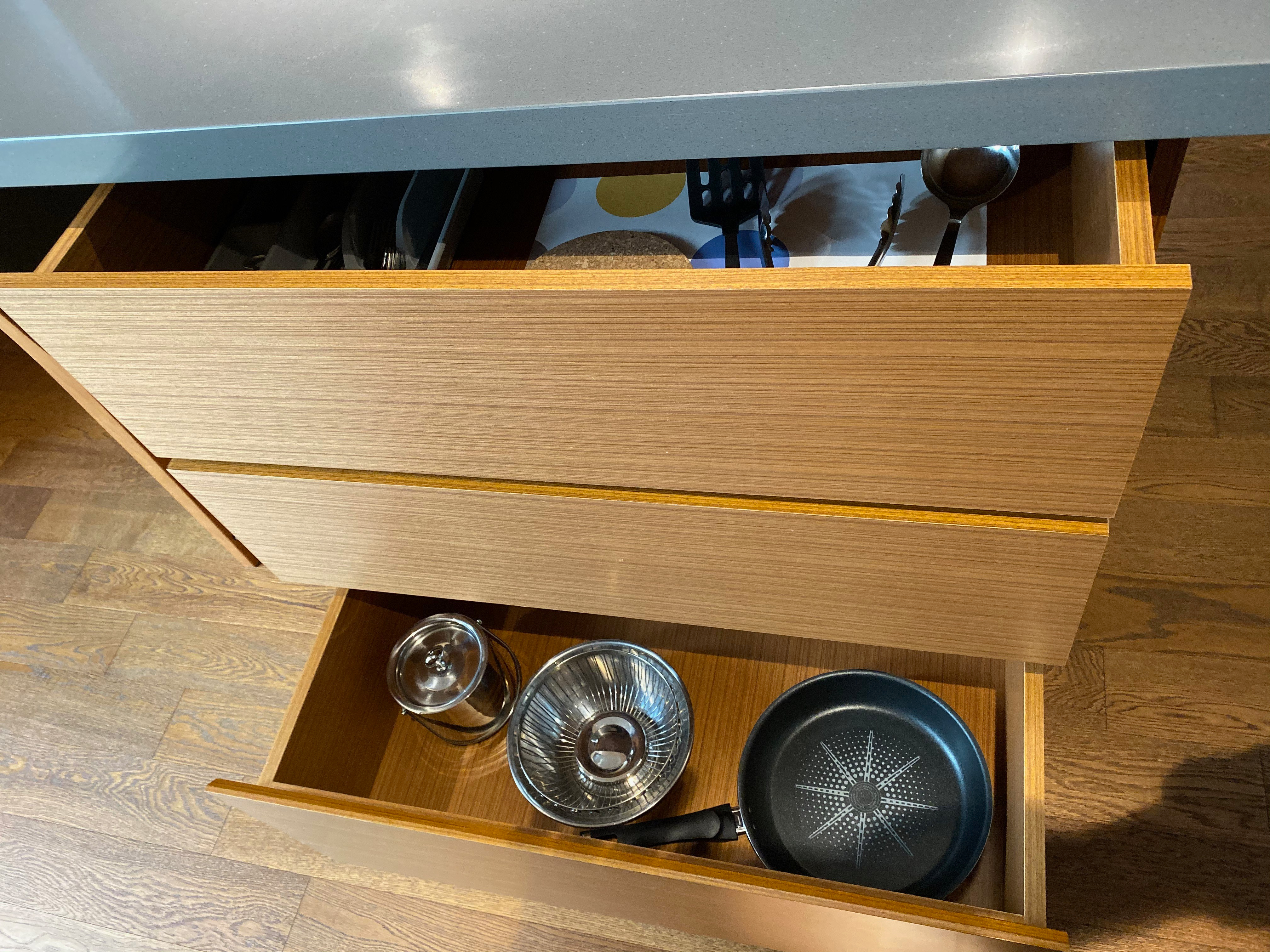 99FA86AB-FB09-4283-BF29-E552FE71F93A