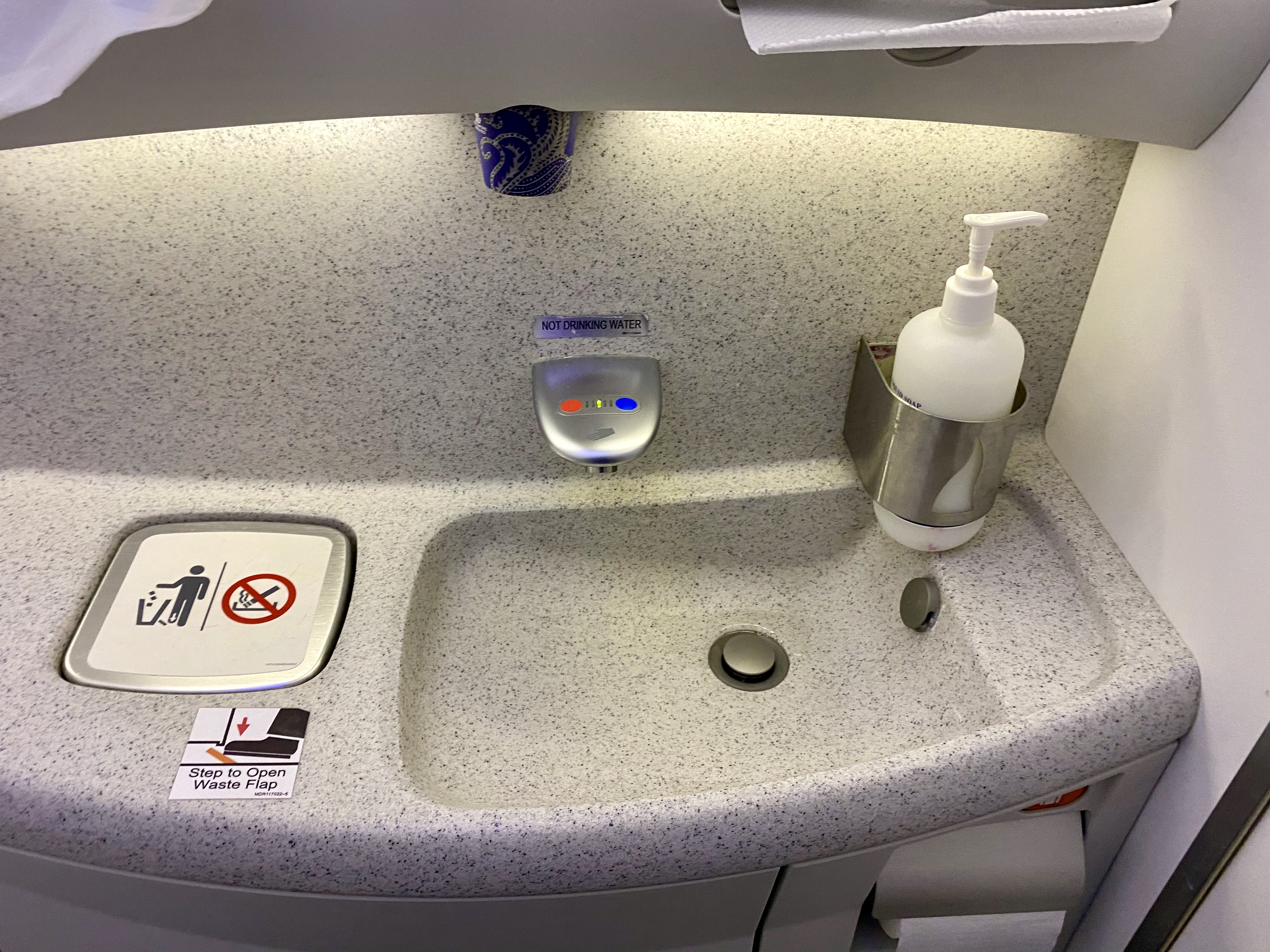 C7812941-3000-4015-A33A-C62BE2365F78_1_201_a