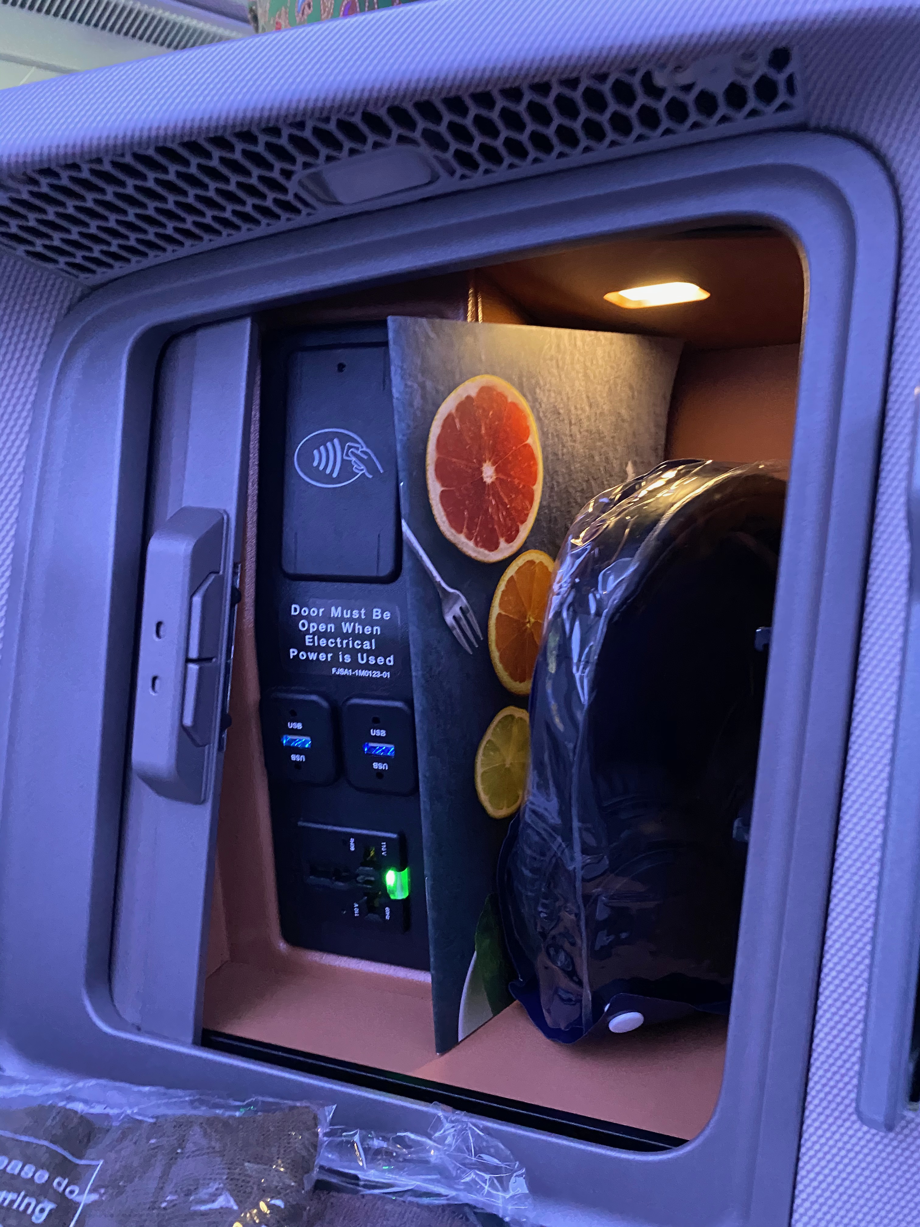 CE1AF3FF-F075-45DB-A983-D434ED094BFC