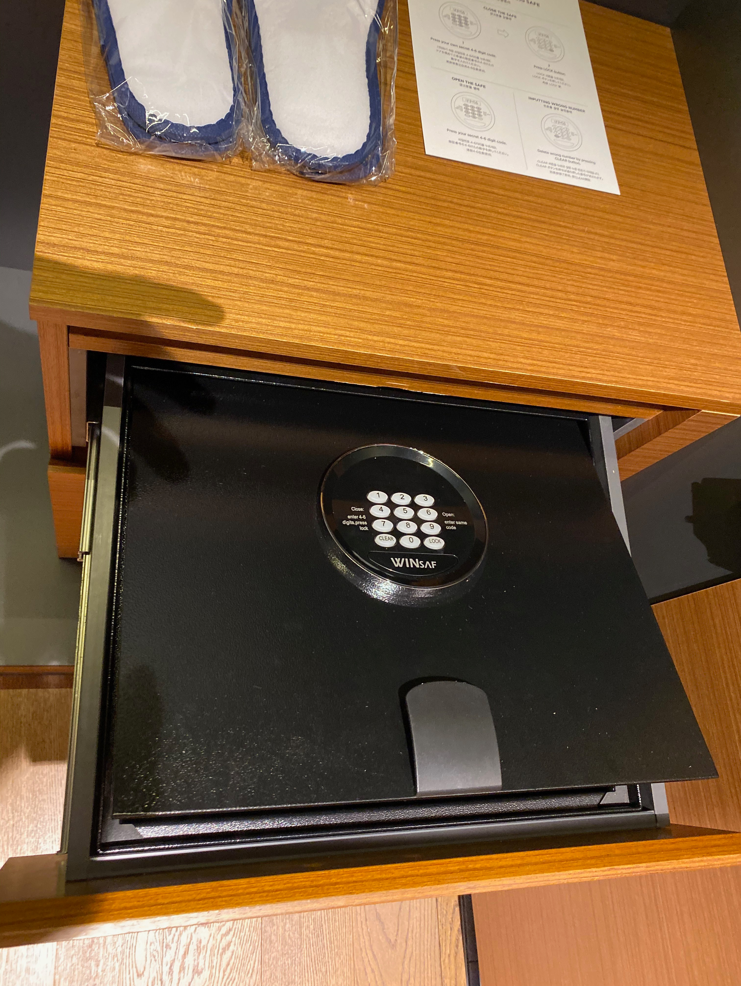 E2951B23-3B92-4373-B4A7-1CEFC2D9B737