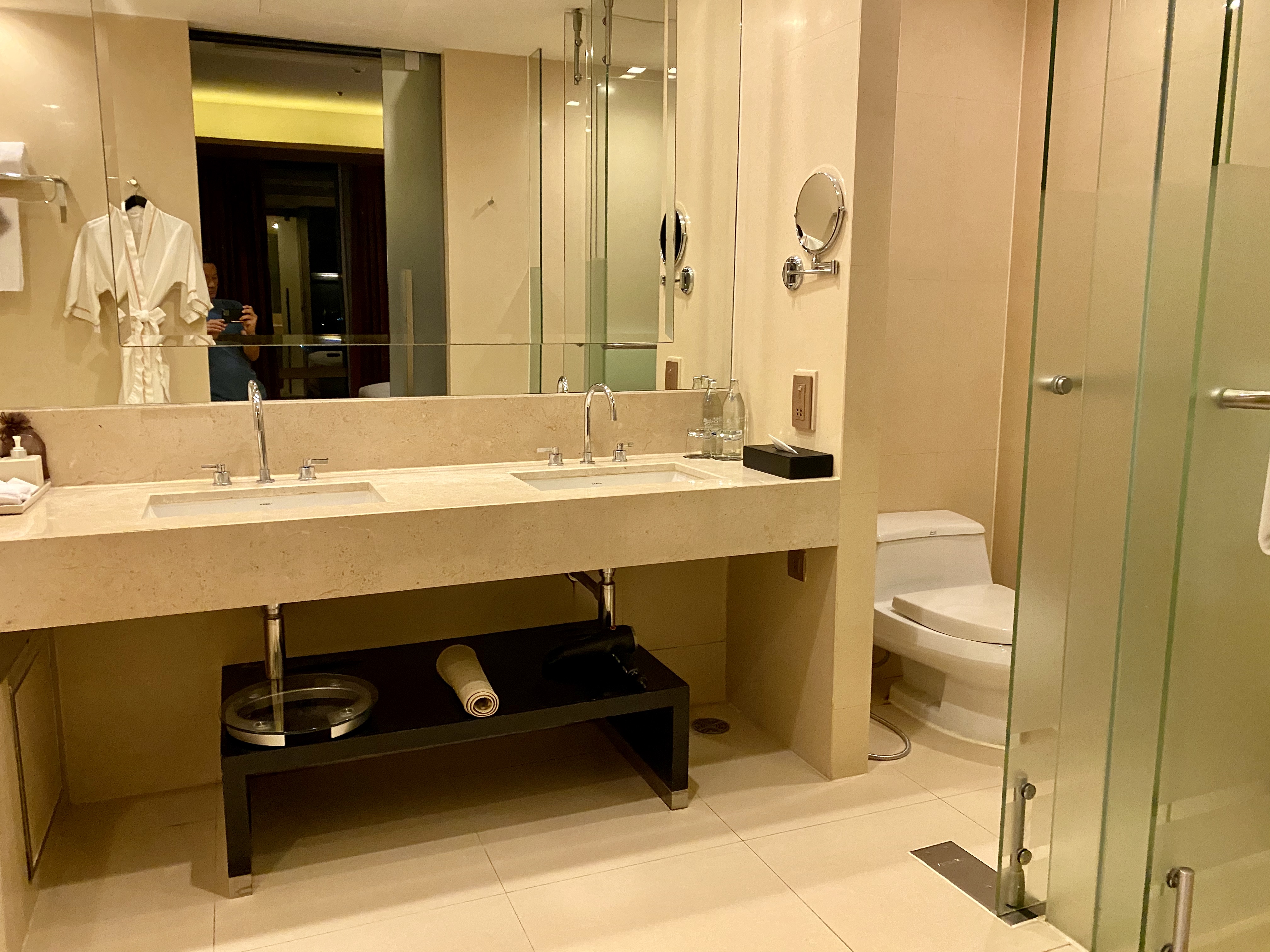 04640054-9030-4BA6-9413-A8F8611867A6_1_201_a