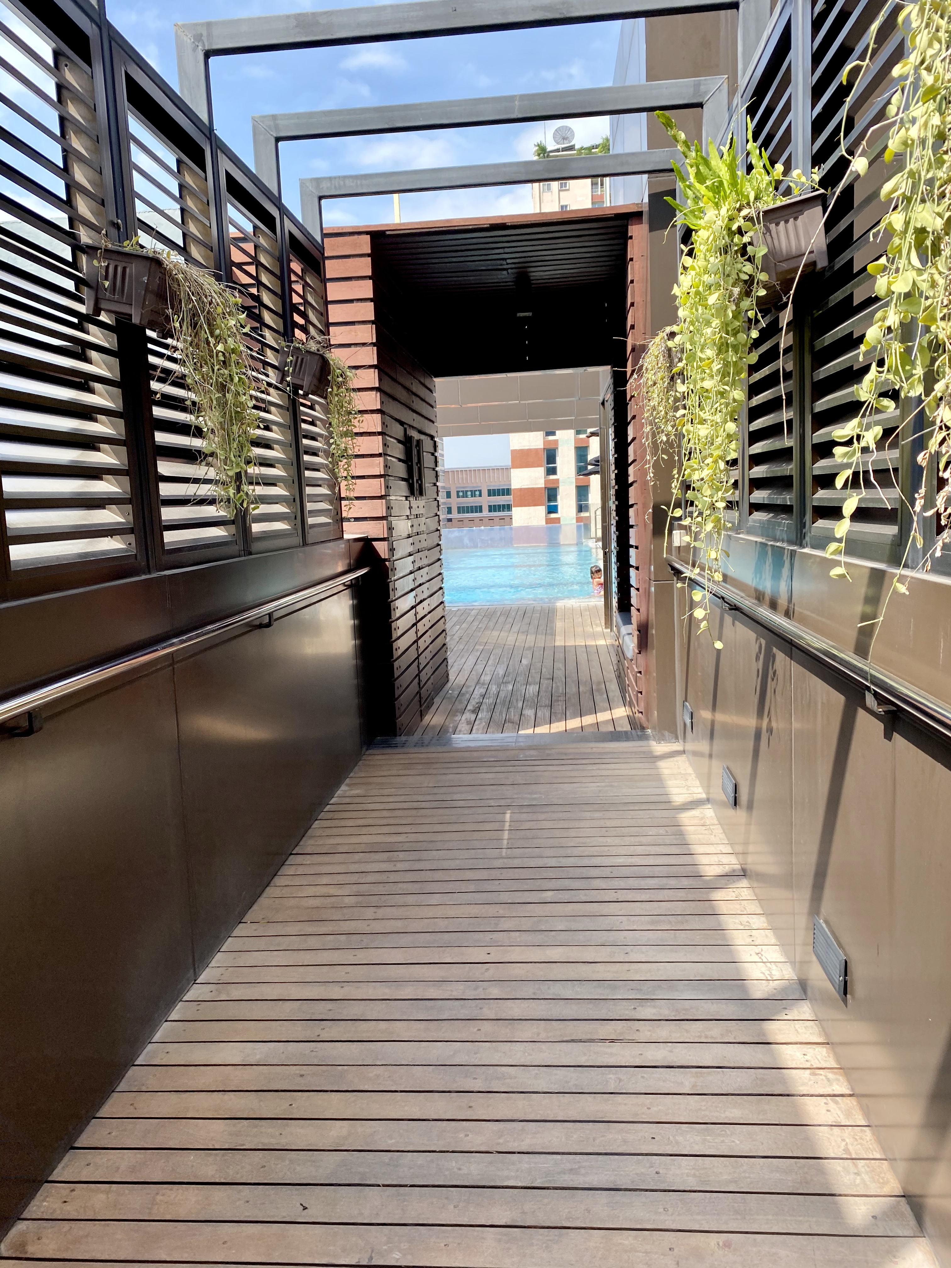 081D9C3B-E720-4F46-9C55-1B97159932A9_1_201_a