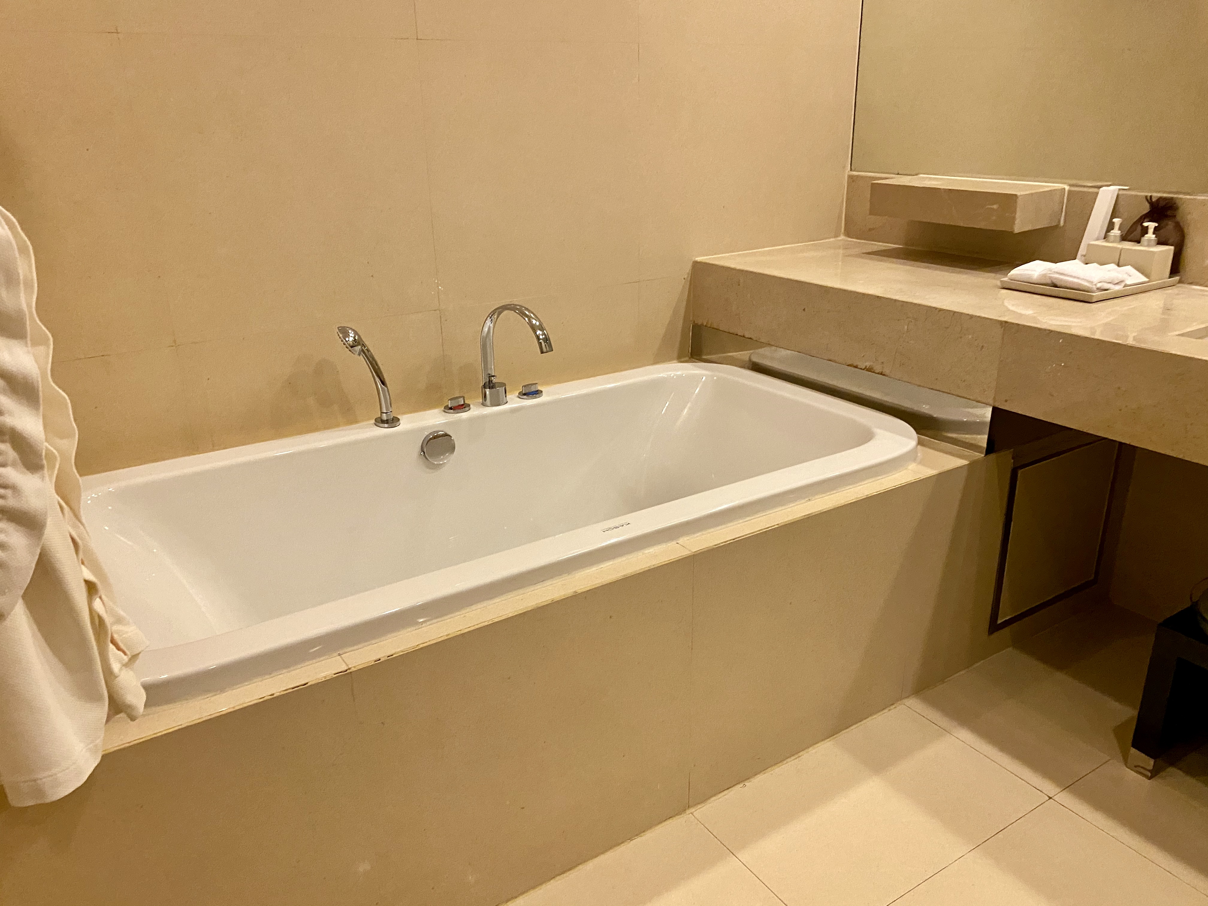 CA1689BC-AD88-458B-8095-9F62BE71A808_1_201_a