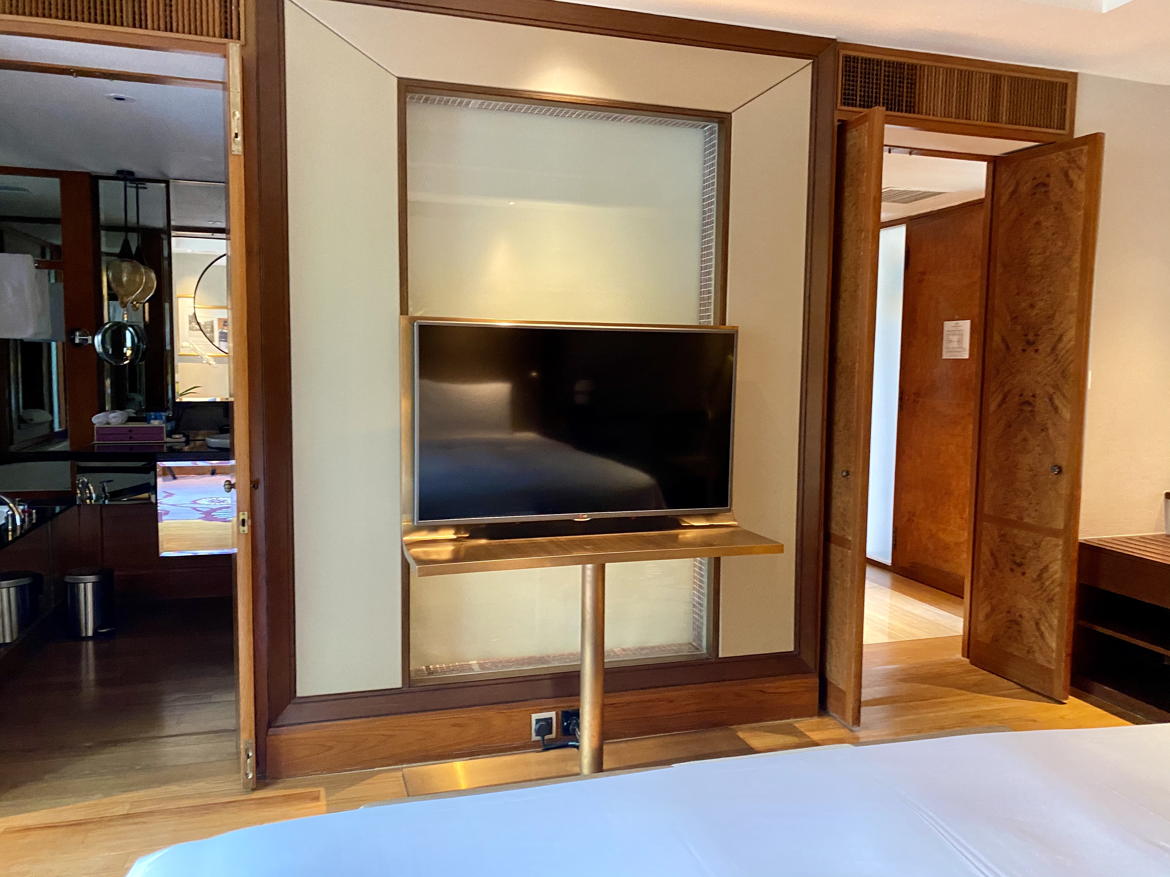 48DE36F8-3BBD-4364-90EB-A4E3771C14F6_1_201_a