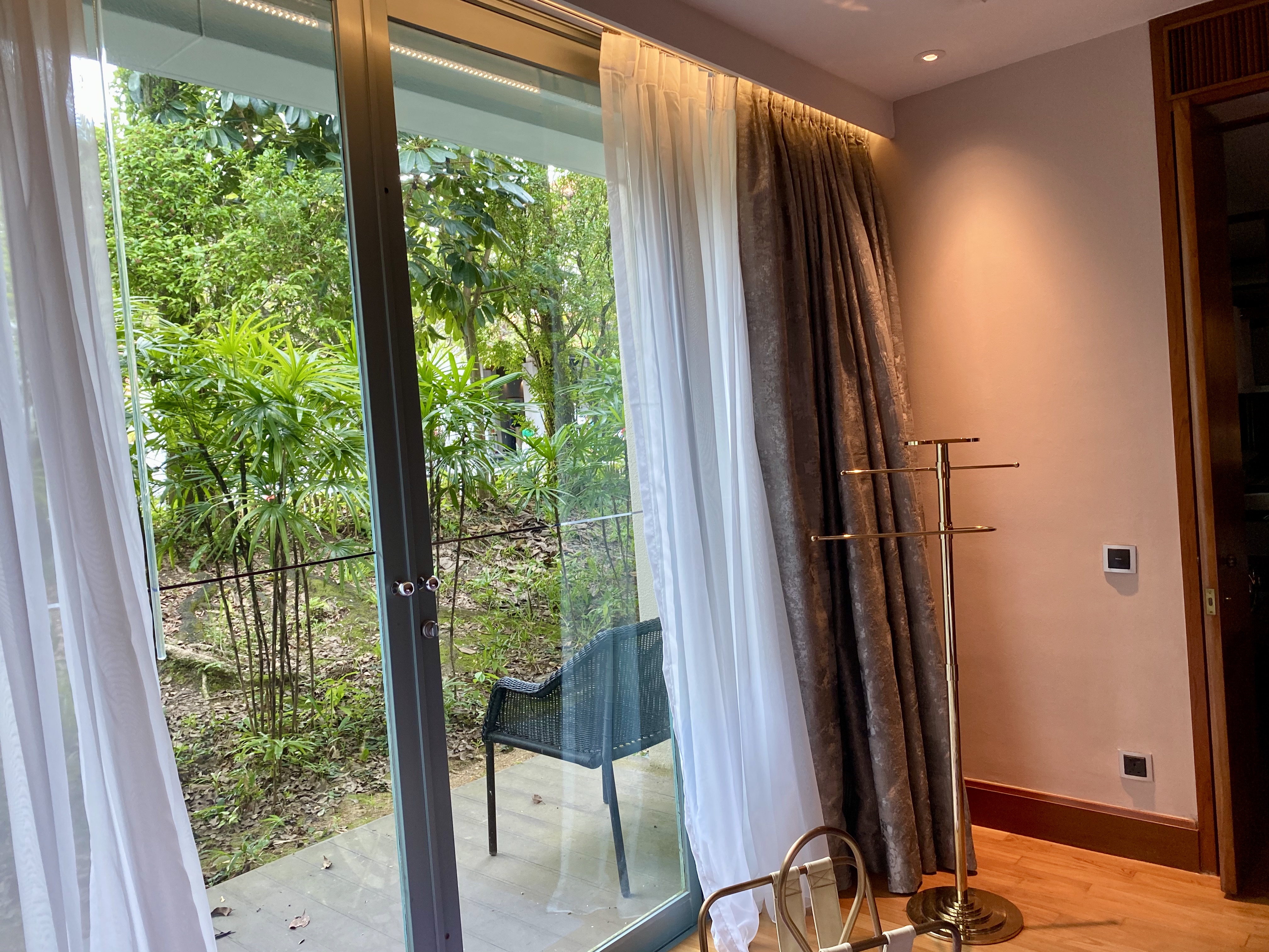 A4EBCC3D-D5BF-4A3C-840A-0B151E7037F5_1_201_a